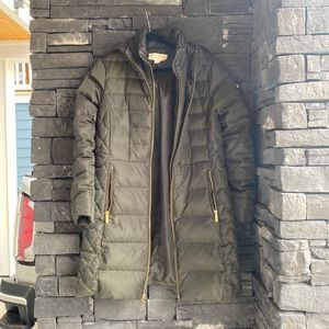 WOMENS MICHAEL KORS GREEN PUFFER JACKET W/ GOLD DETAILING SIZE:M